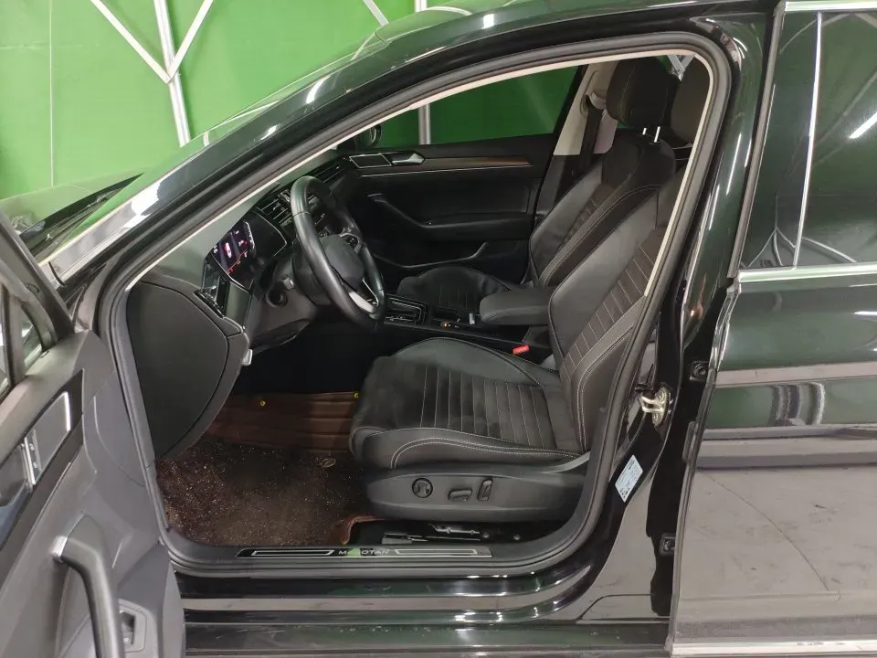 2020 Volkswagen Magotan 2.0T 186HP L4 7DCT,autocango,china used car exporter,china ev exporter,chinese used car exporter,chinese used ev exporter