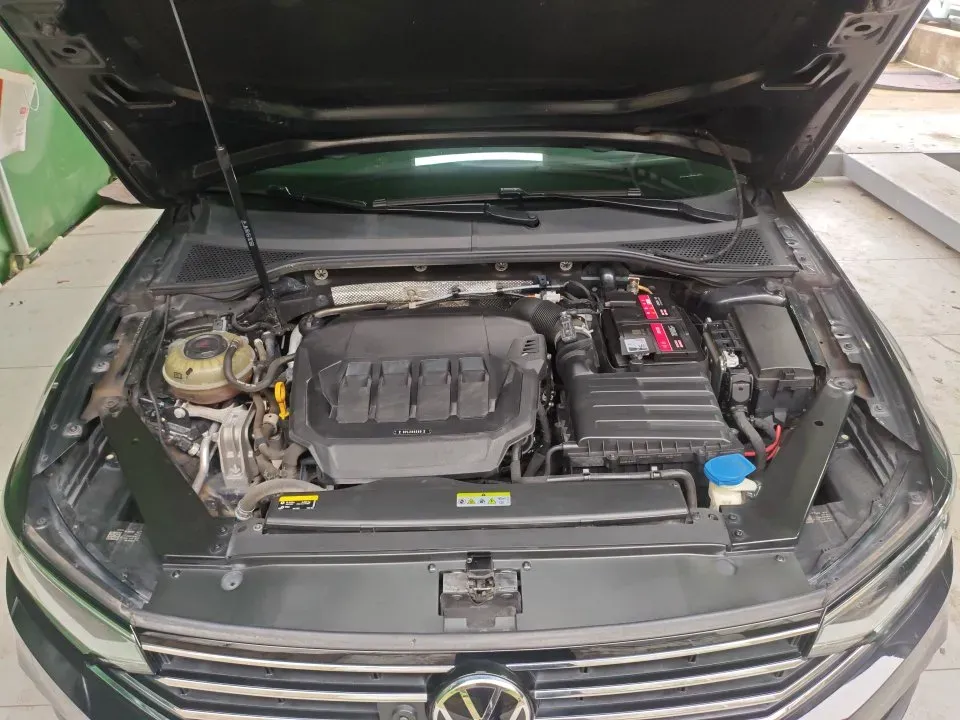 2020 Volkswagen Magotan 2.0T 186HP L4 7DCT,autocango,china used car exporter,china ev exporter,chinese used car exporter,chinese used ev exporter