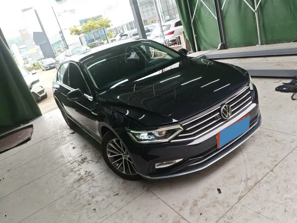 2020 Volkswagen Magotan 2.0T 186HP L4 7DCT,autocango,china used car exporter,china ev exporter,chinese used car exporter,chinese used ev exporter