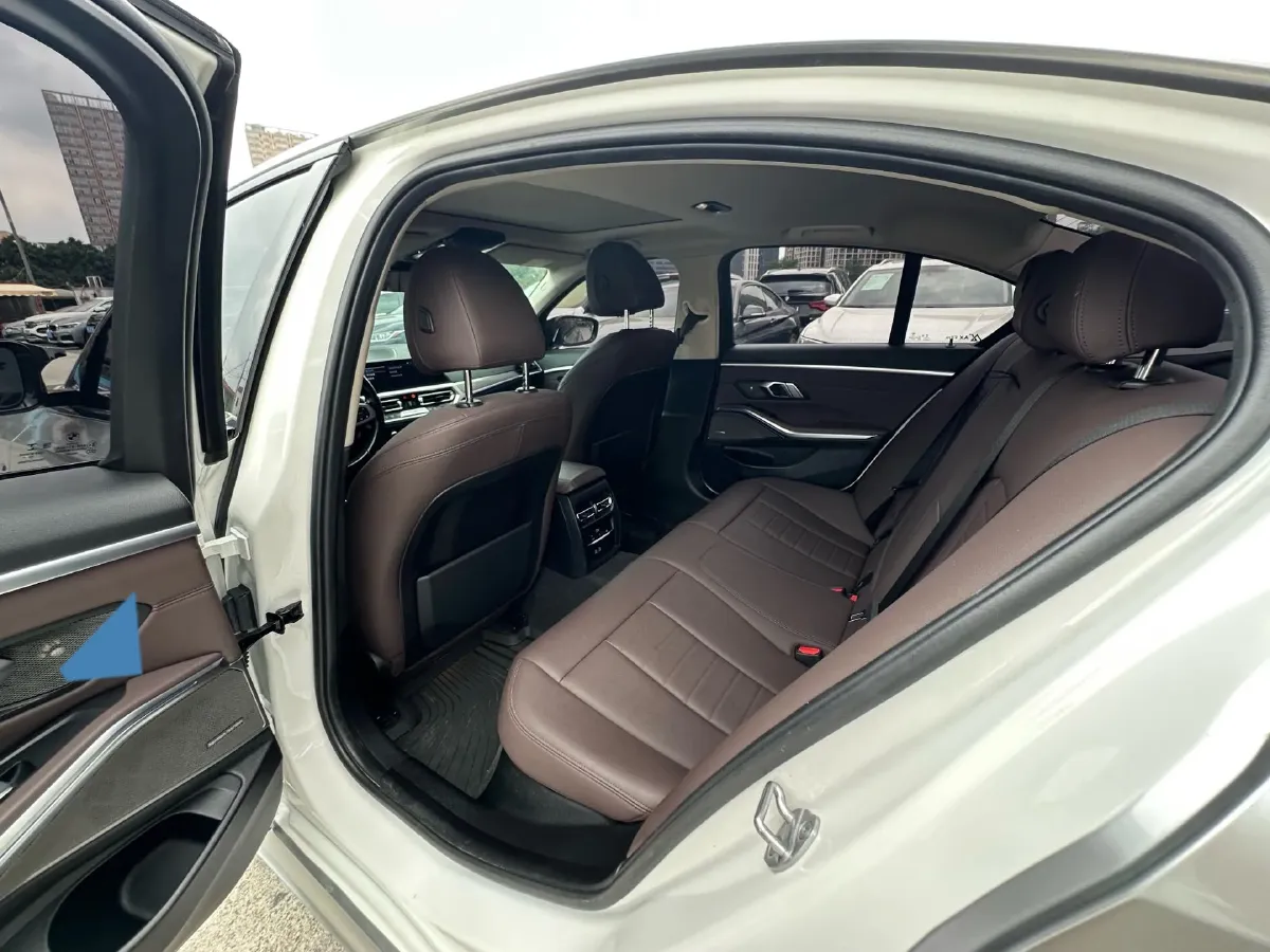 2021 BMW 3 Series 2.0T 184HP L4 8AT,autocango,china used car exporter,china ev exporter,chinese used car exporter,chinese used ev exporter