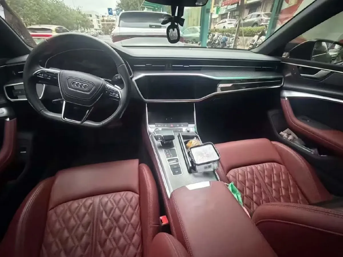 2023 Audi A7L 2.0T 245HP L4 7DCT,autocango,china used car exporter,china ev exporter,chinese used car exporter,chinese used ev exporter