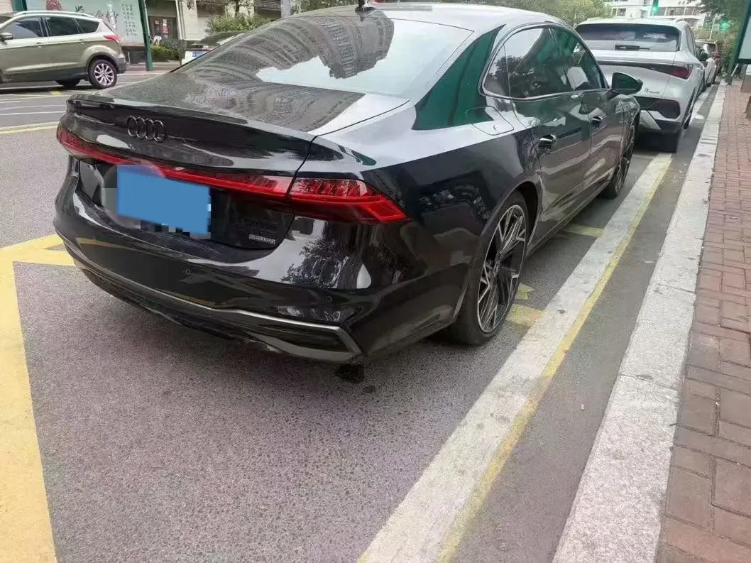 2023 Audi A7L 2.0T 245HP L4 7DCT,autocango,china used car exporter,china ev exporter,chinese used car exporter,chinese used ev exporter
