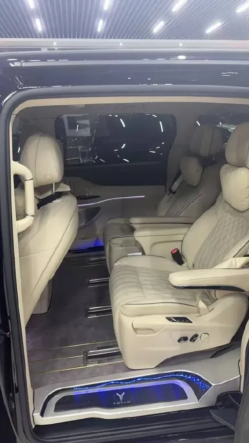 2022 Voyah Dream BEV 108.7KWH,autocango,china used car exporter,china ev exporter,chinese used car exporter,chinese used ev exporter