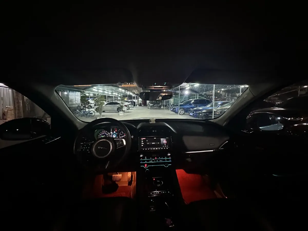 2020 Jaguar F-PACE 2.0T 250HP L4 8AT,autocango,china used car exporter,china ev exporter,chinese used car exporter,chinese used ev exporter