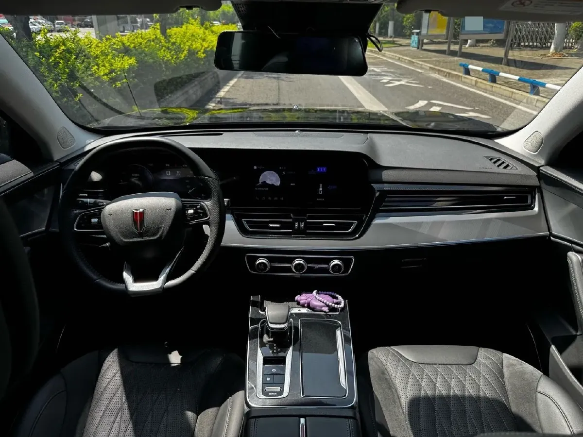 2023 HongQi HS5 2.0T 252HP L4 8AT,autocango,china used car exporter,china ev exporter,chinese used car exporter,chinese used ev exporter