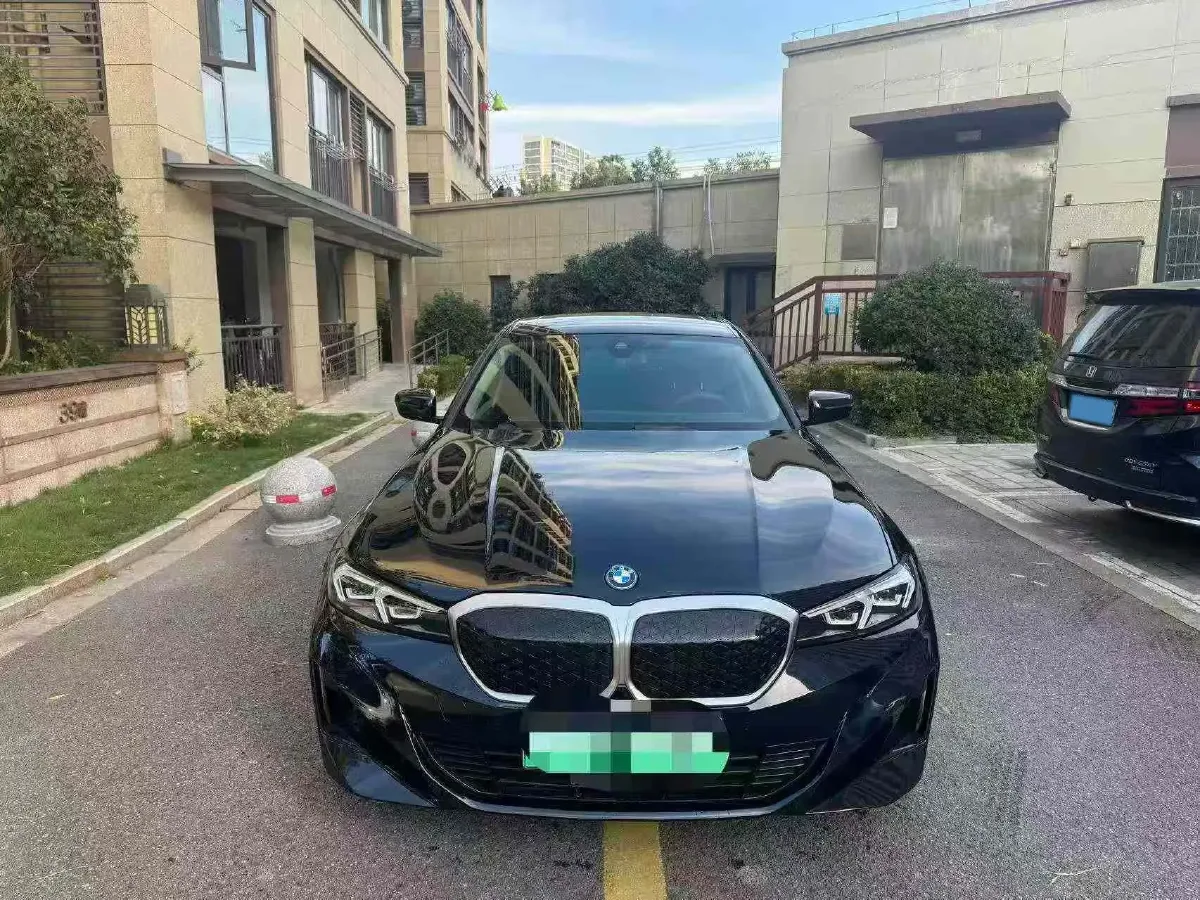 2024 BMW i3 BEV 70KWH,autocango,china used car exporter,china ev exporter,chinese used car exporter,chinese used ev exporter