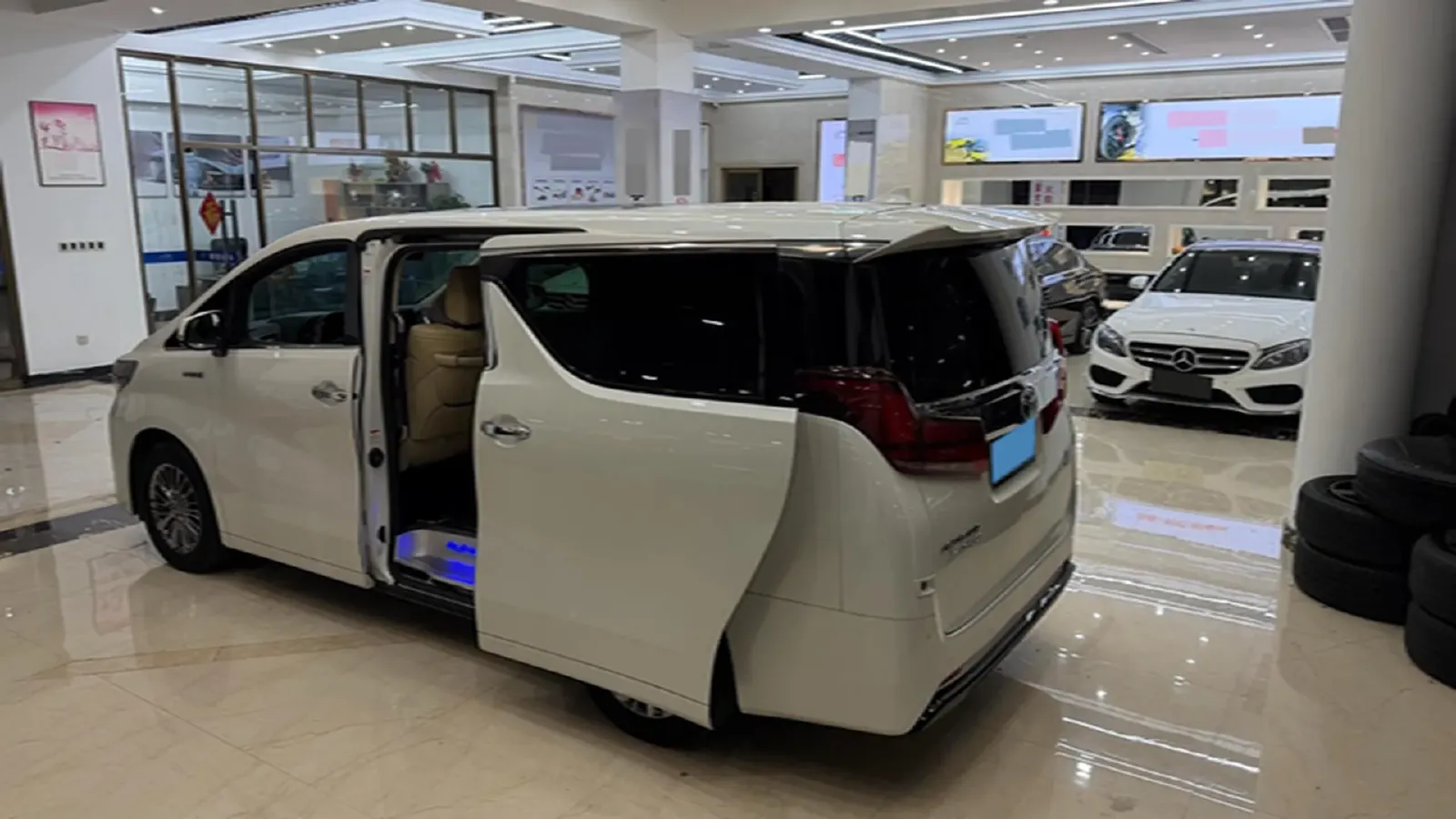 2020 Toyota Alphard 2.5L 117HP L4 E-CVT Hybrid,autocango,china used car exporter,china ev exporter,chinese used car exporter,chinese used ev exporter