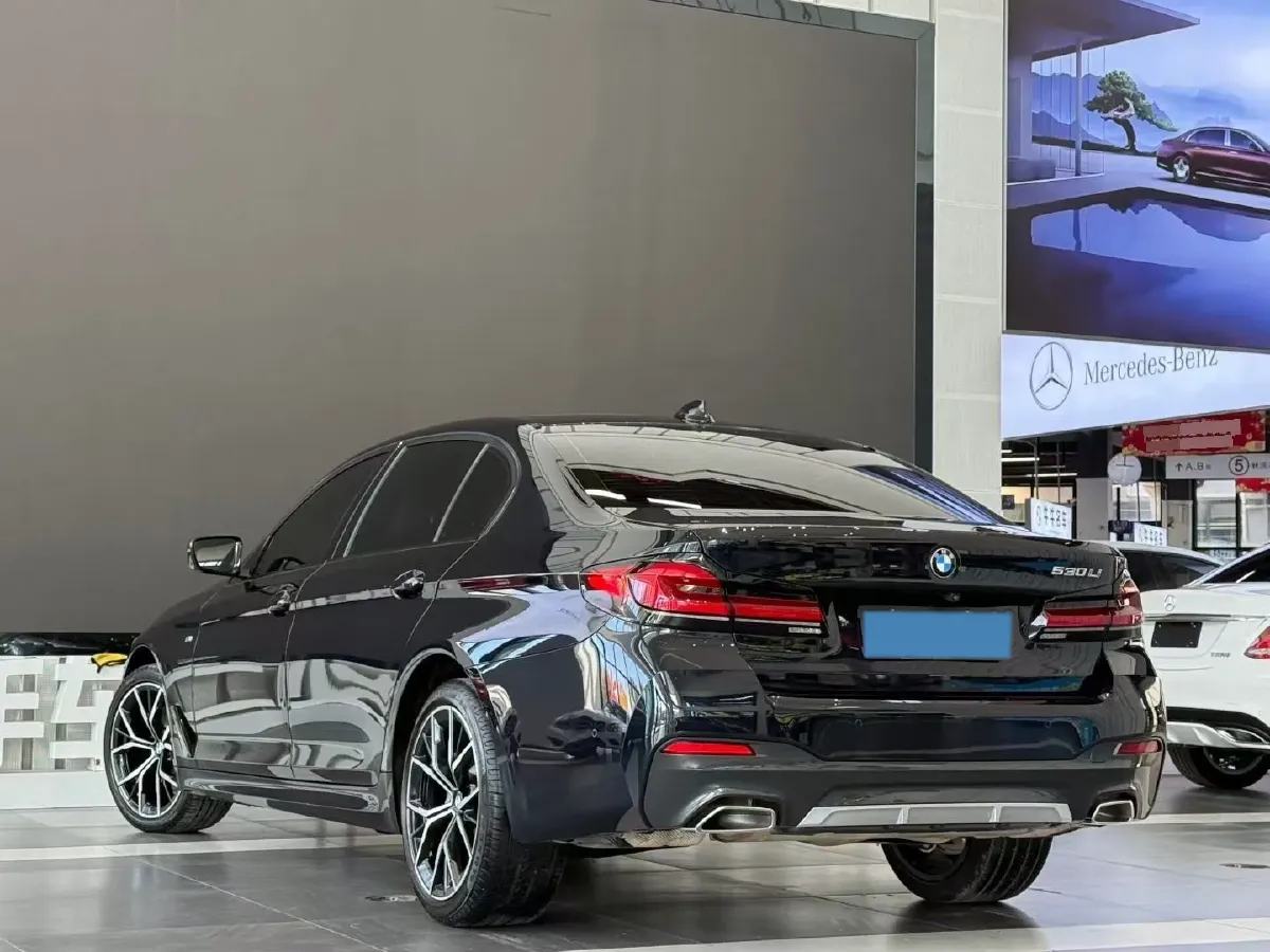 2023 BMW 5 Series 2.0T 245HP L4 8AT,autocango,china used car exporter,china ev exporter,chinese used car exporter,chinese used ev exporter