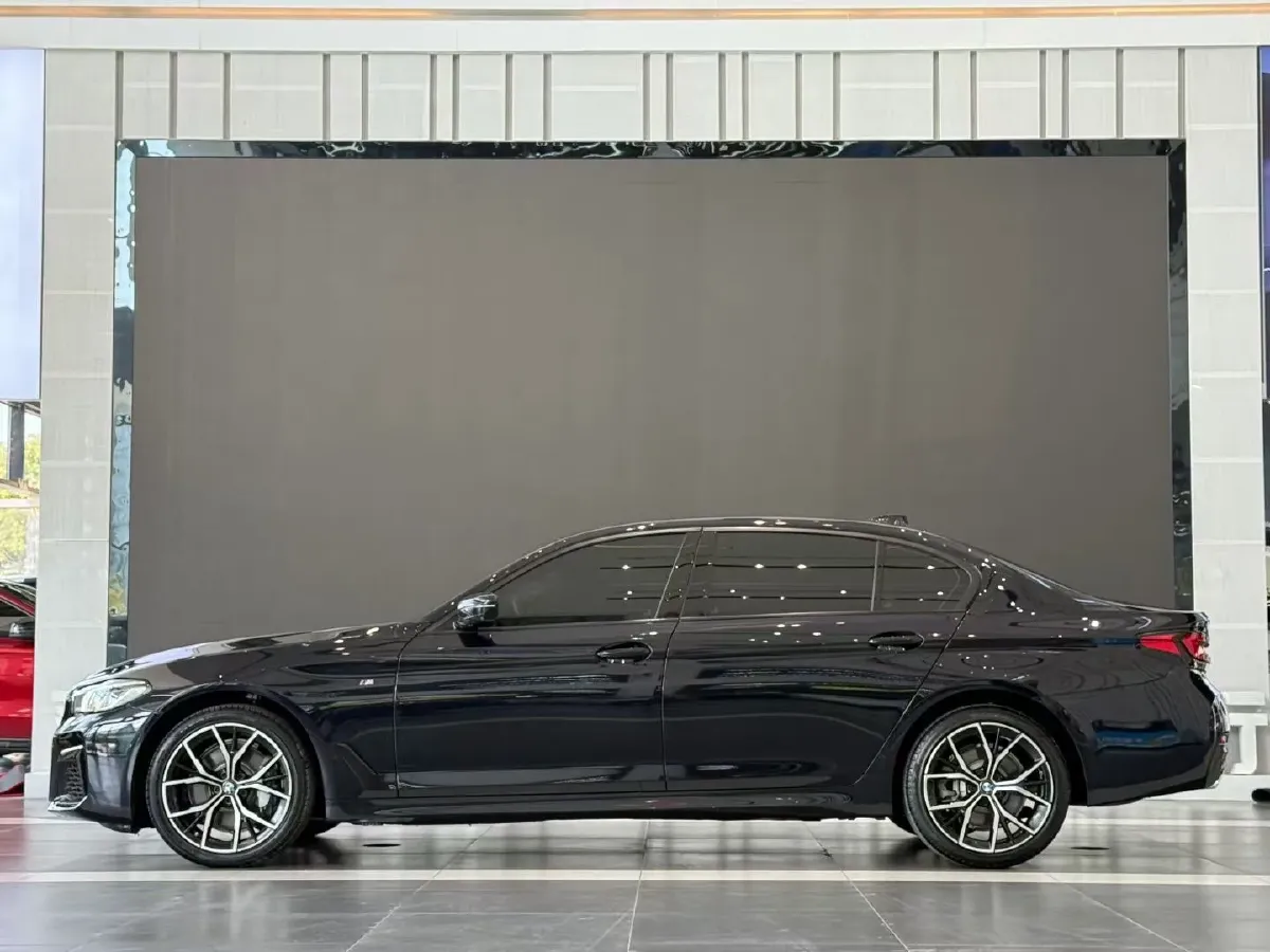 2023 BMW 5 Series 2.0T 245HP L4 8AT,autocango,china used car exporter,china ev exporter,chinese used car exporter,chinese used ev exporter