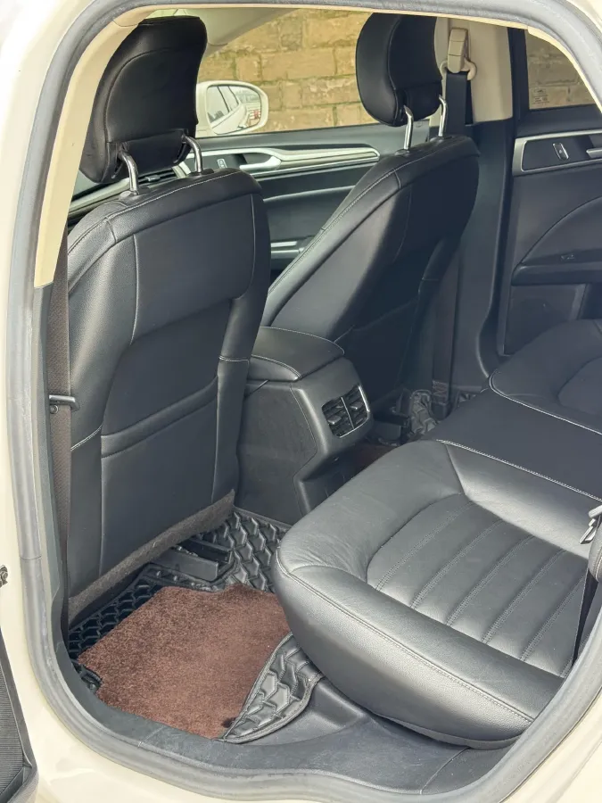 2017 Ford Mondeo 2.0T 204HP L4 6AT,autocango,china used car exporter,china ev exporter,chinese used car exporter,chinese used ev exporter