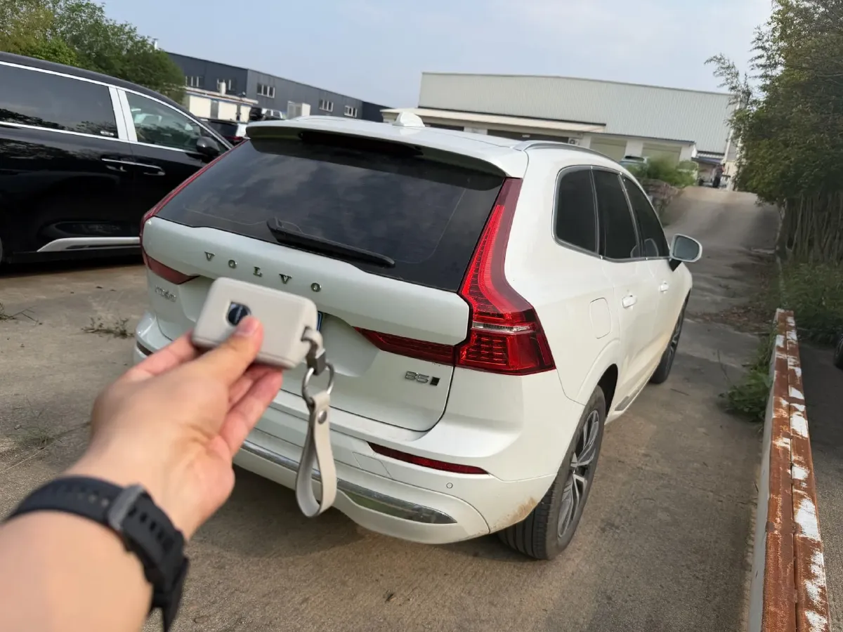 2025 Volvo XC60 2.0T 250HP L4 8AT,autocango,china used car exporter,china ev exporter,chinese used car exporter,chinese used ev exporter