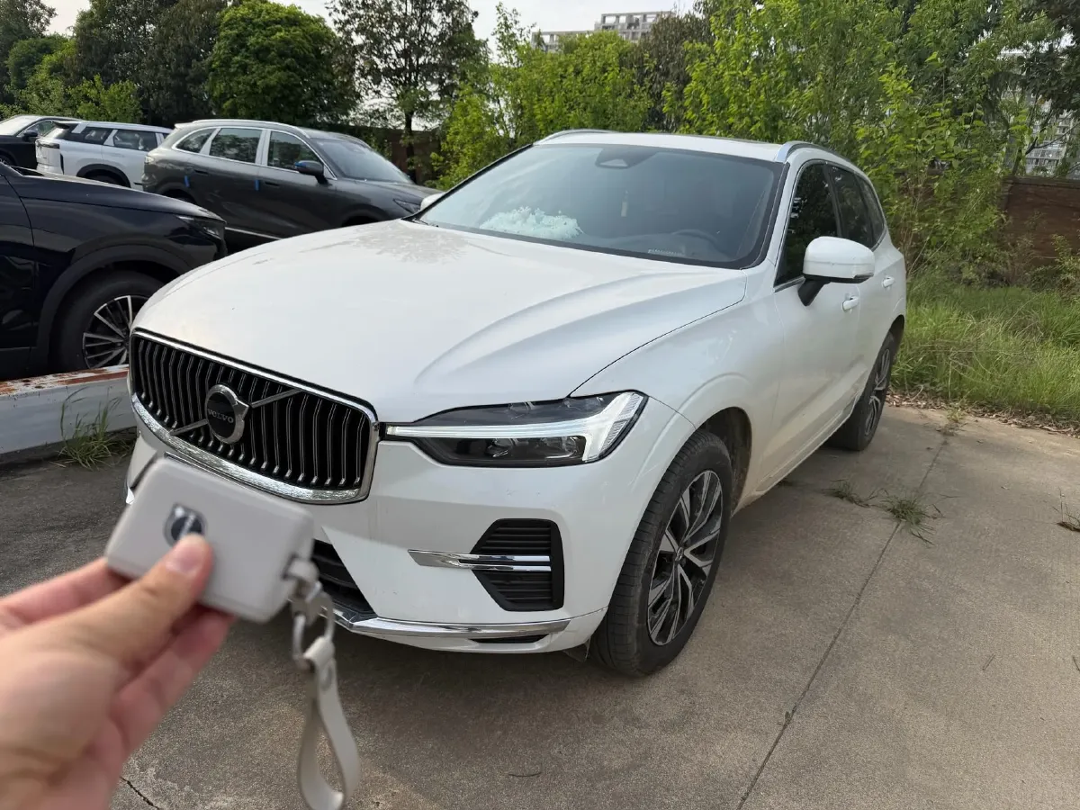 2025 Volvo XC60 2.0T 250HP L4 8AT,autocango,china used car exporter,china ev exporter,chinese used car exporter,chinese used ev exporter