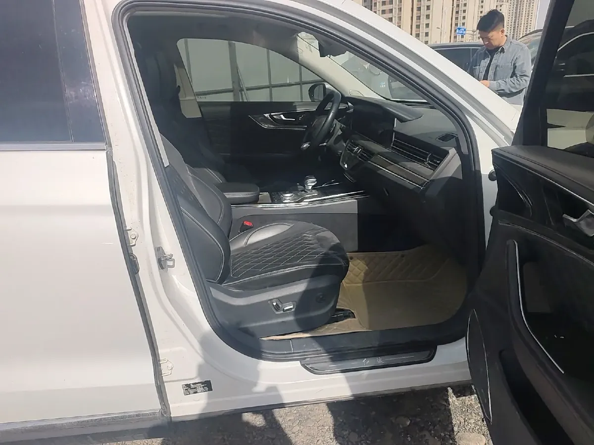 2019 HongQi HS5 2.0T 224HP L4 6AT,autocango,china used car exporter,china ev exporter,chinese used car exporter,chinese used ev exporter