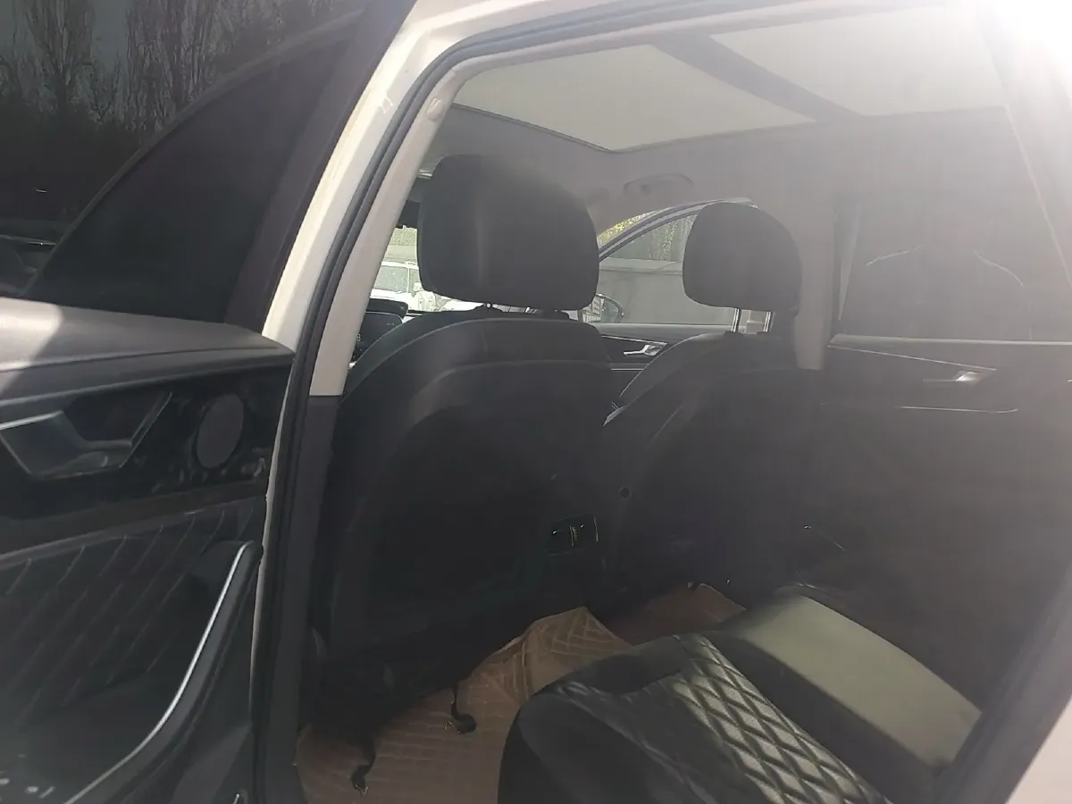 2019 HongQi HS5 2.0T 224HP L4 6AT,autocango,china used car exporter,china ev exporter,chinese used car exporter,chinese used ev exporter