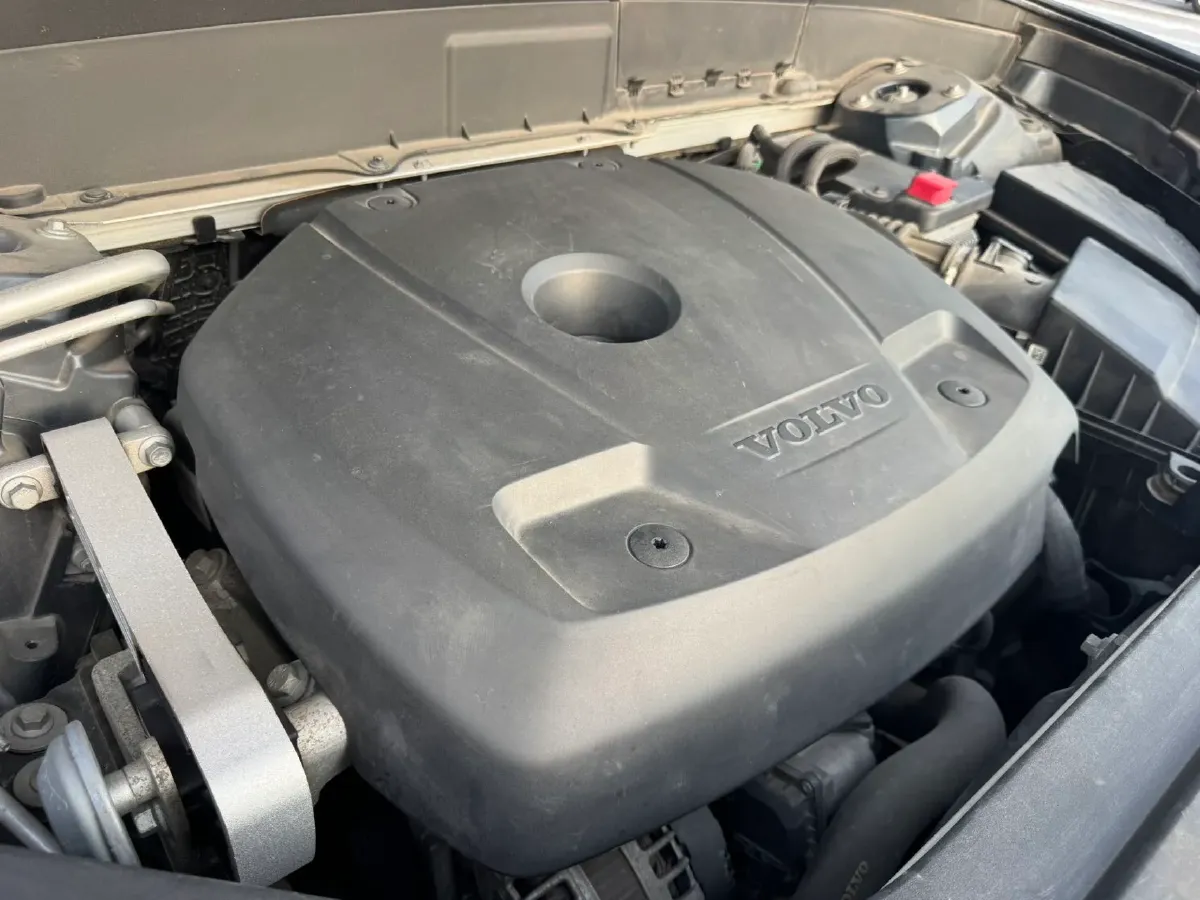 2018 Volvo XC90 2.0T 320HP L4 8AT,autocango,china used car exporter,china ev exporter,chinese used car exporter,chinese used ev exporter