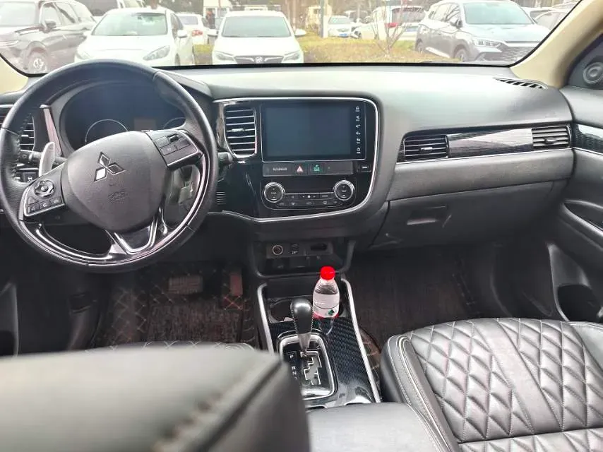 2021 Mitsubishi Outlander 2.4L 192HP L4 CVT,autocango,china used car exporter,china ev exporter,chinese used car exporter,chinese used ev exporter