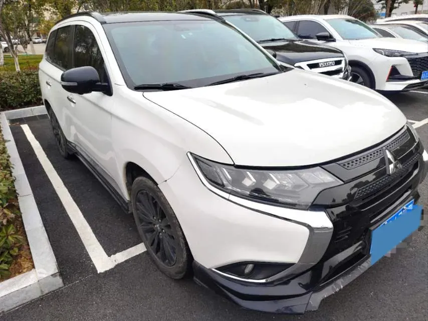 2021 Mitsubishi Outlander 2.4L 192HP L4 CVT,autocango,china used car exporter,china ev exporter,chinese used car exporter,chinese used ev exporter