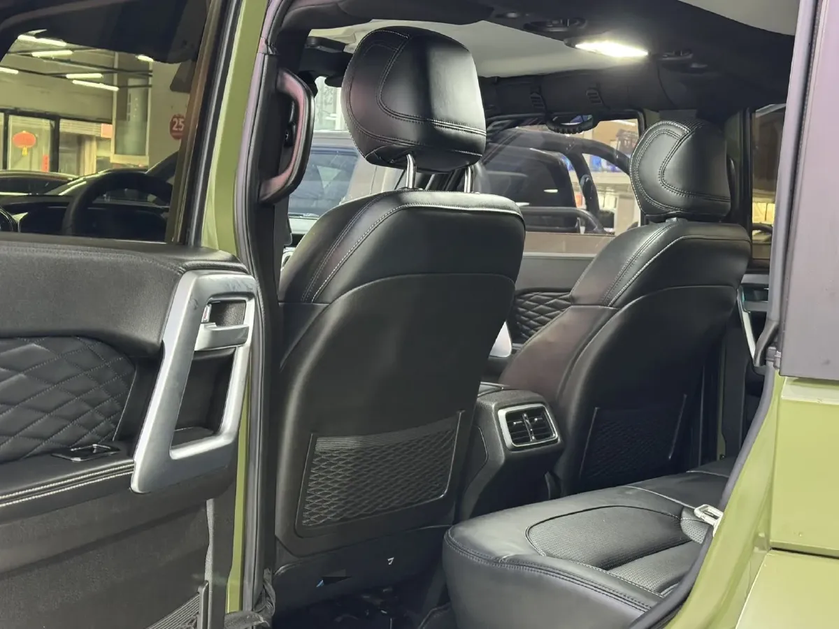 2021 Beijing BJ40 2.0T 163HP L4 8AT,autocango,china used car exporter,china ev exporter,chinese used car exporter,chinese used ev exporter