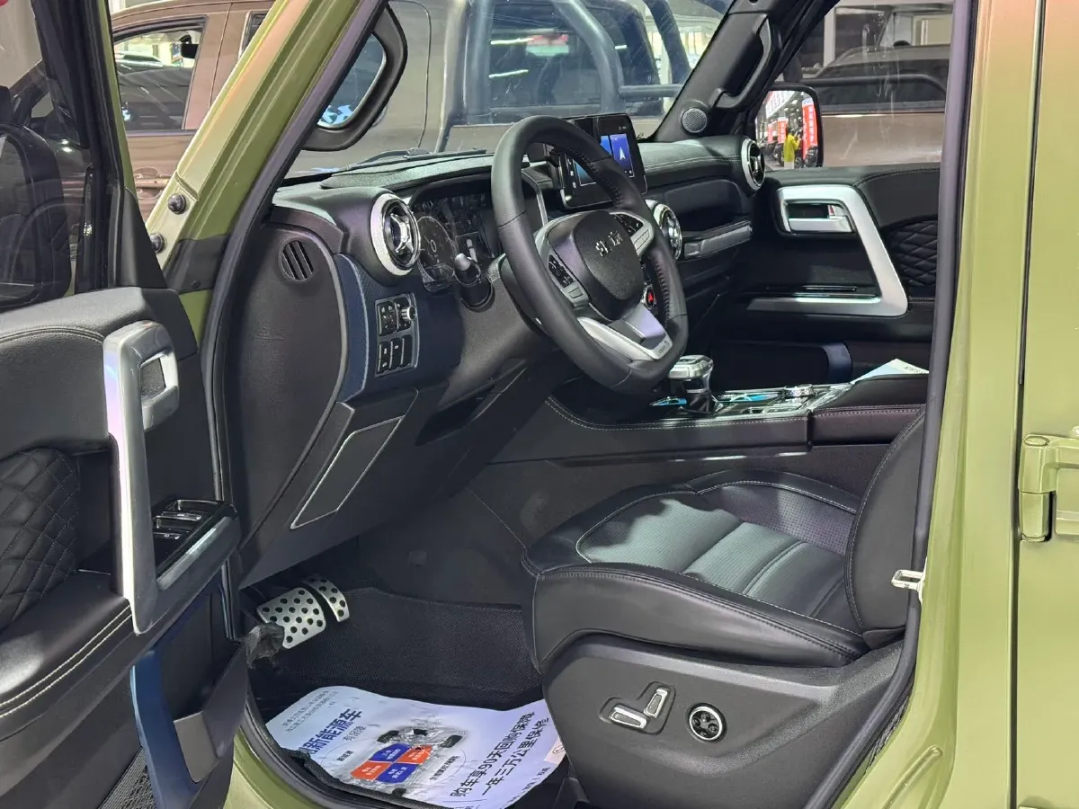 2021 Beijing BJ40 2.0T 163HP L4 8AT,autocango,china used car exporter,china ev exporter,chinese used car exporter,chinese used ev exporter