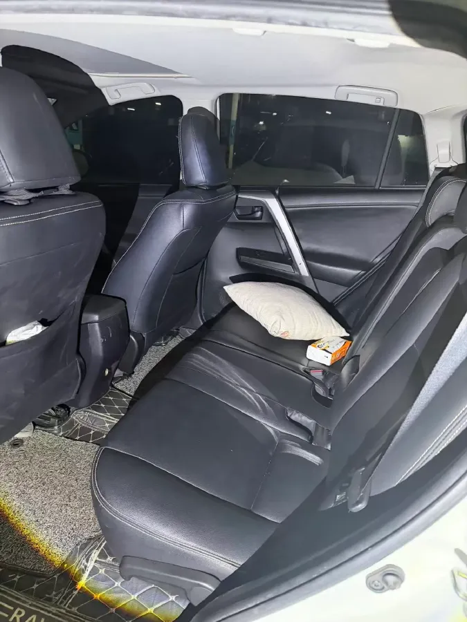 2016 Mitsubishi Outlander 2.0L 150HP L4 CVT,autocango,china used car exporter,china ev exporter,chinese used car exporter,chinese used ev exporter