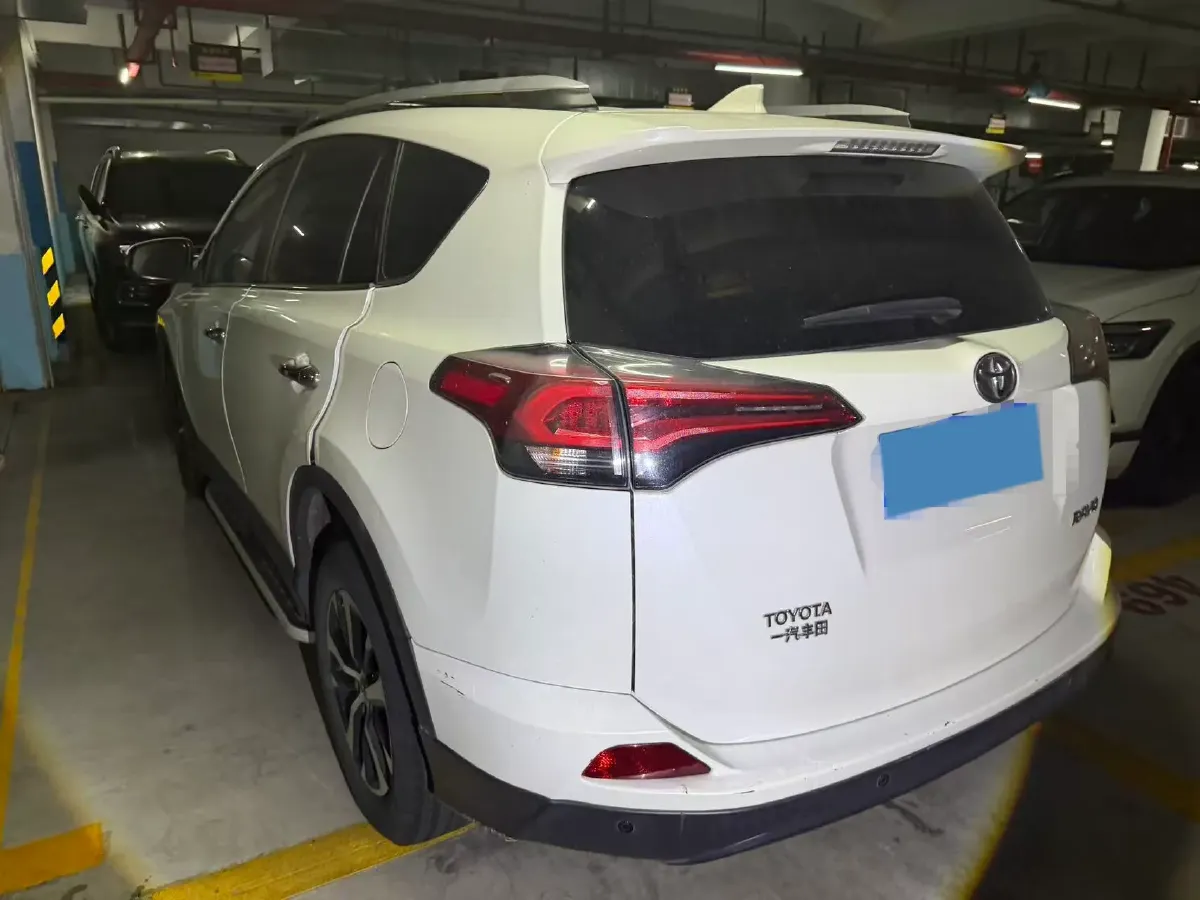 2016 Mitsubishi Outlander 2.0L 150HP L4 CVT,autocango,china used car exporter,china ev exporter,chinese used car exporter,chinese used ev exporter