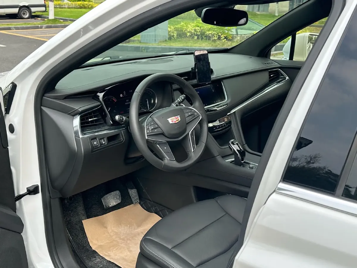 2020 Cadillac XT5 2.0T 241HP L4 9AT,autocango,china used car exporter,china ev exporter,chinese used car exporter,chinese used ev exporter