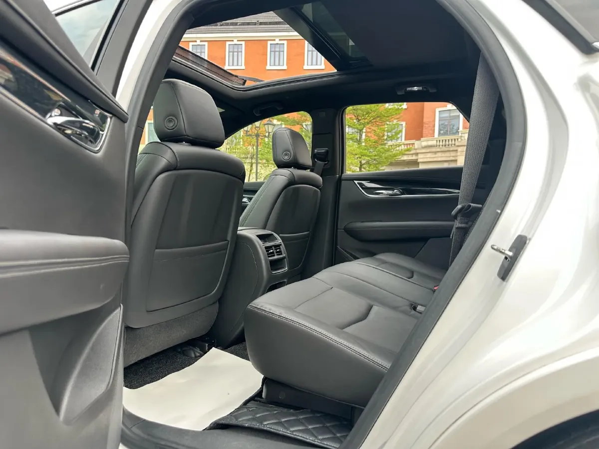 2020 Cadillac XT5 2.0T 241HP L4 9AT,autocango,china used car exporter,china ev exporter,chinese used car exporter,chinese used ev exporter