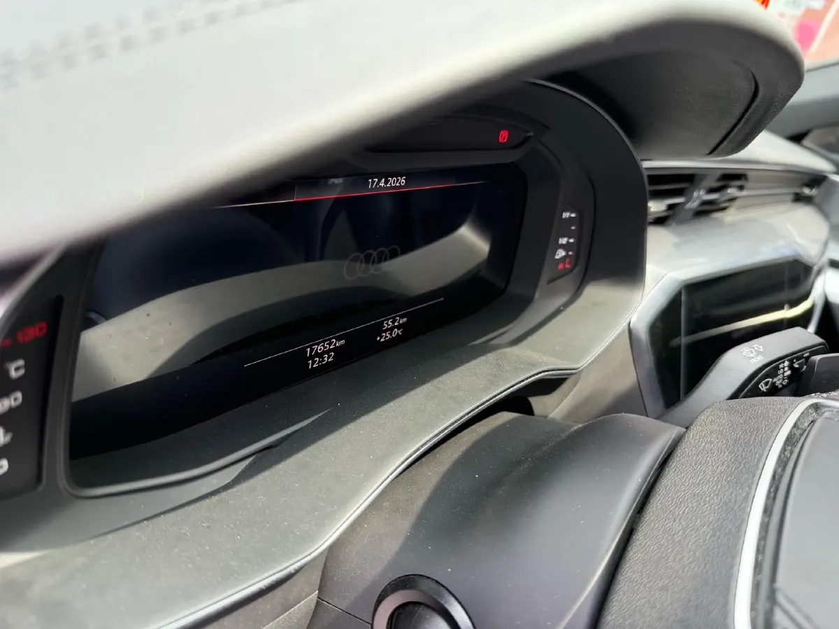 2024 Audi A6L 2.0T 245HP L4 7DCT,autocango,china used car exporter,china ev exporter,chinese used car exporter,chinese used ev exporter