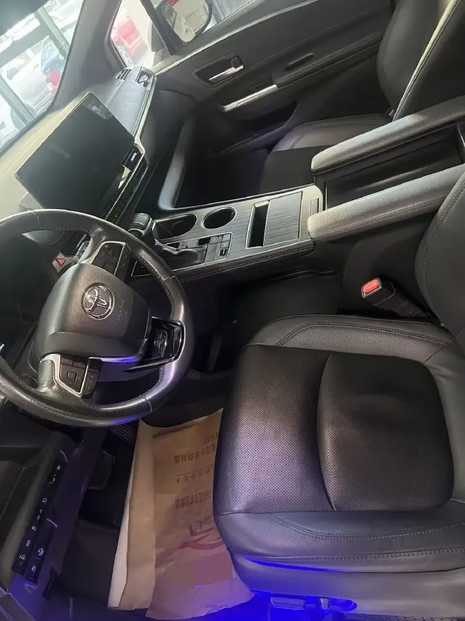 2023 Toyota Sienna 2.5L 189HP L4 E-CVT Hybrid,autocango,china used car exporter,china ev exporter,chinese used car exporter,chinese used ev exporter