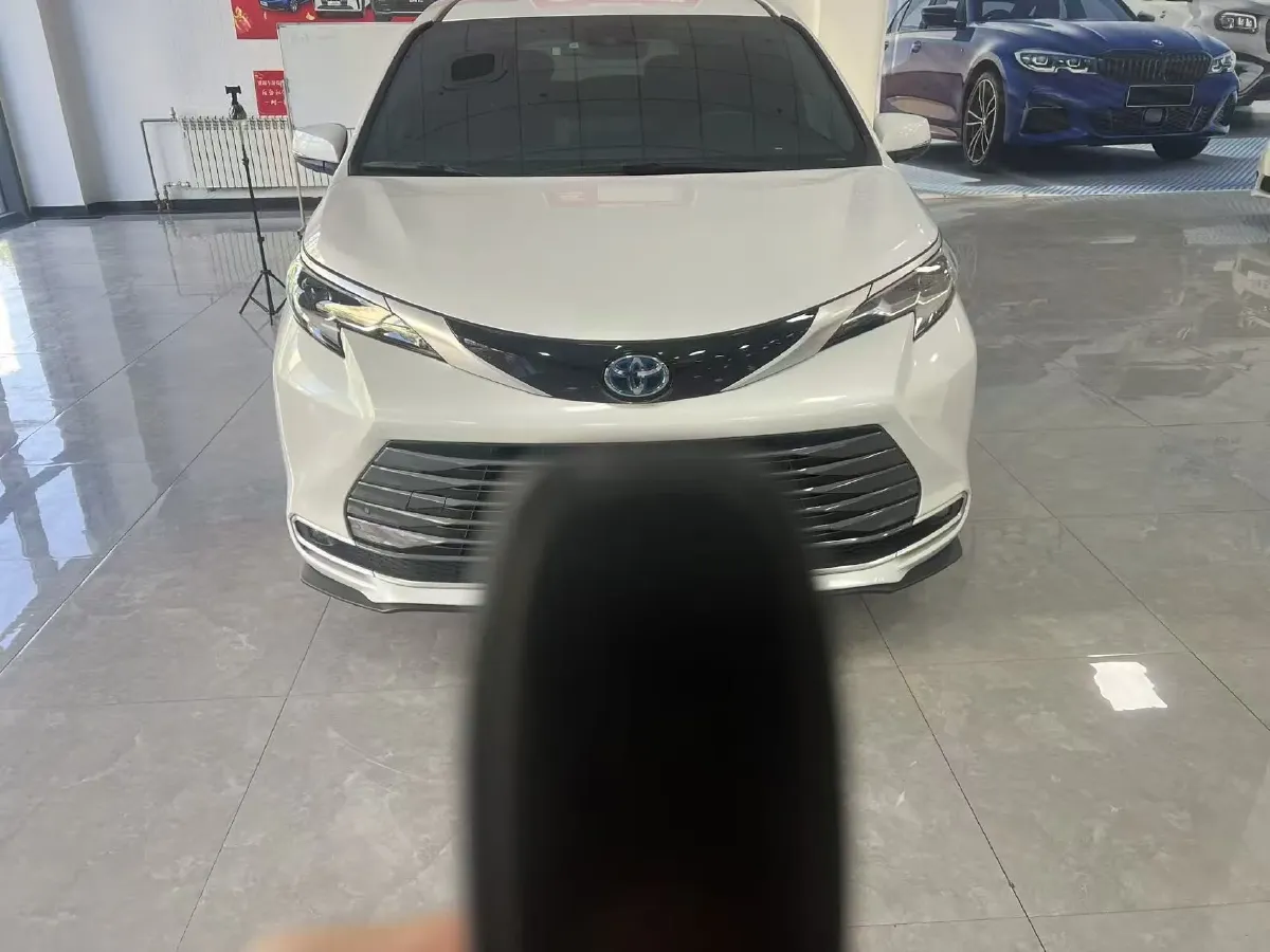 2023 Toyota Sienna 2.5L 189HP L4 E-CVT Hybrid,autocango,china used car exporter,china ev exporter,chinese used car exporter,chinese used ev exporter