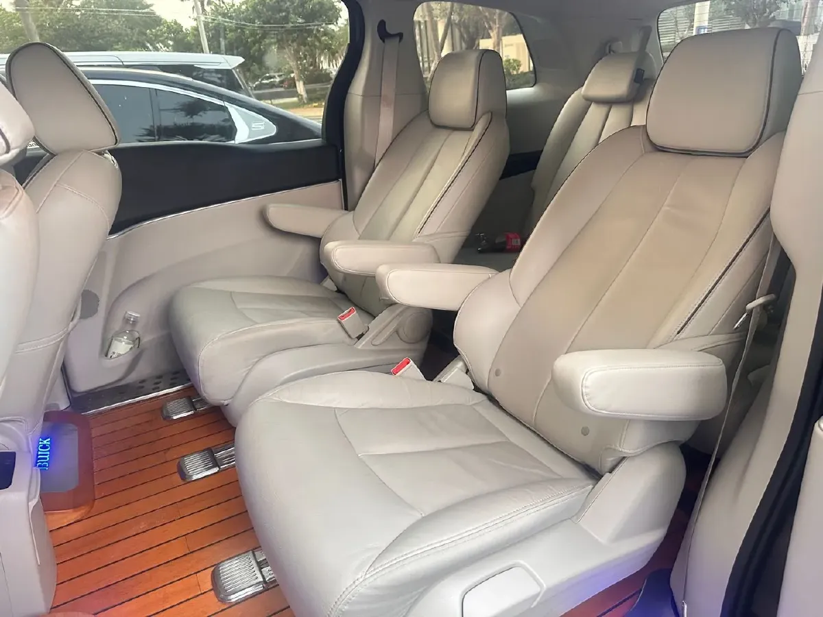 2021 Buick GL8 2.0T 237HP L4 9AT,autocango,china used car exporter,china ev exporter,chinese used car exporter,chinese used ev exporter