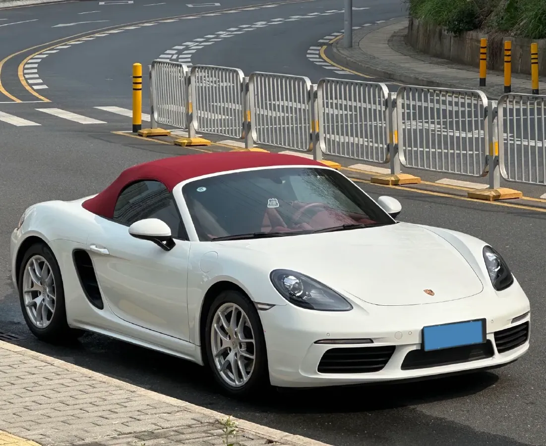 2022 Porsche 718 2.0T 250HP H4 7DCT,autocango,china used car exporter,china ev exporter,chinese used car exporter,chinese used ev exporter