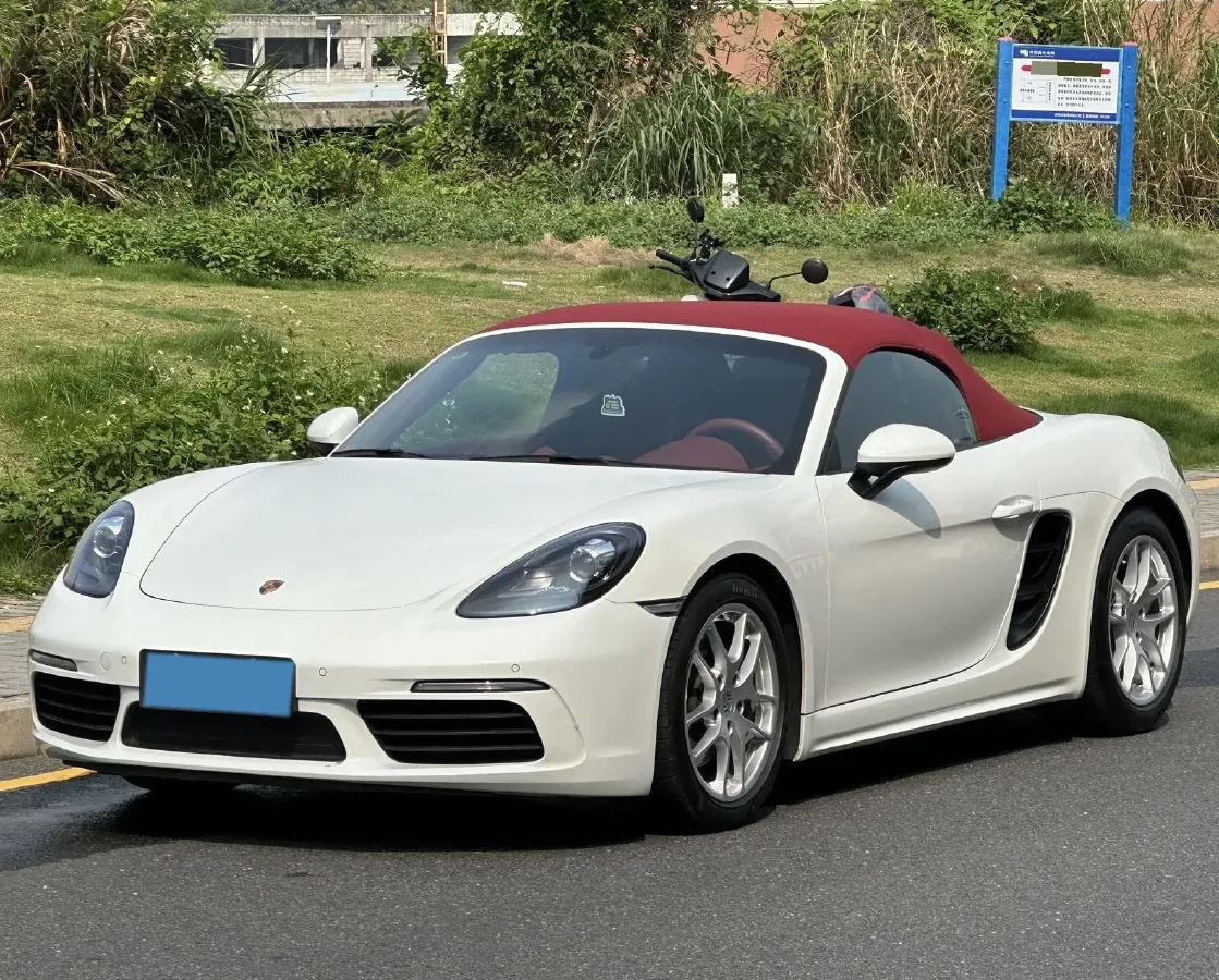 2022 Porsche 718 2.0T 250HP H4 7DCT,autocango,china used car exporter,china ev exporter,chinese used car exporter,chinese used ev exporter