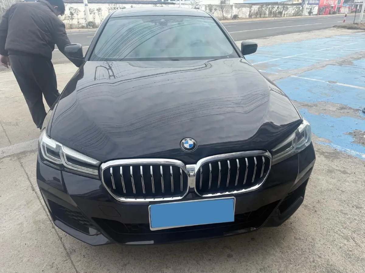 2022 BMW 5 Series 2.0T 252HP L4 8AT,autocango,china used car exporter,china ev exporter,chinese used car exporter,chinese used ev exporter