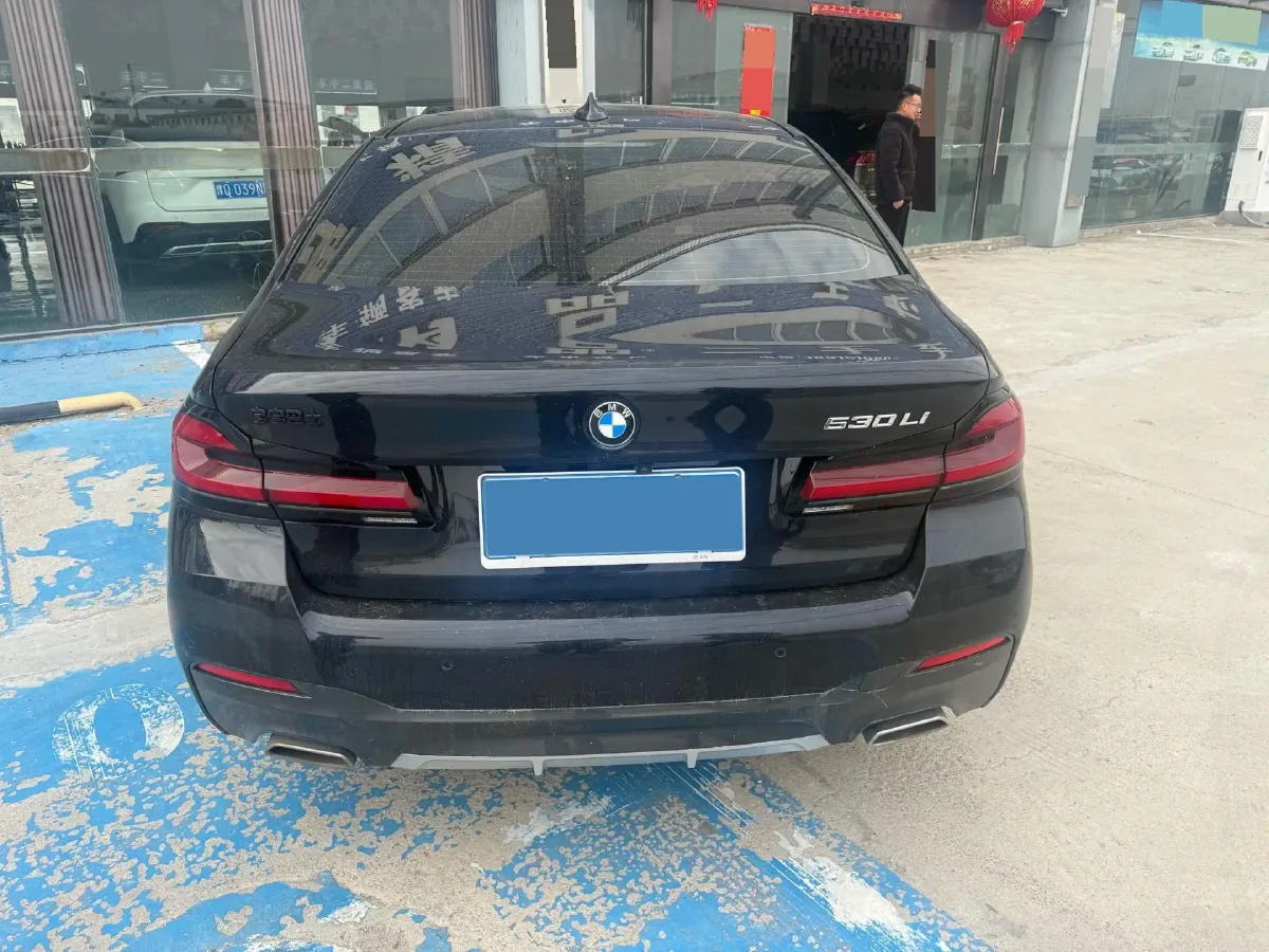 2022 BMW 5 Series 2.0T 252HP L4 8AT,autocango,china used car exporter,china ev exporter,chinese used car exporter,chinese used ev exporter