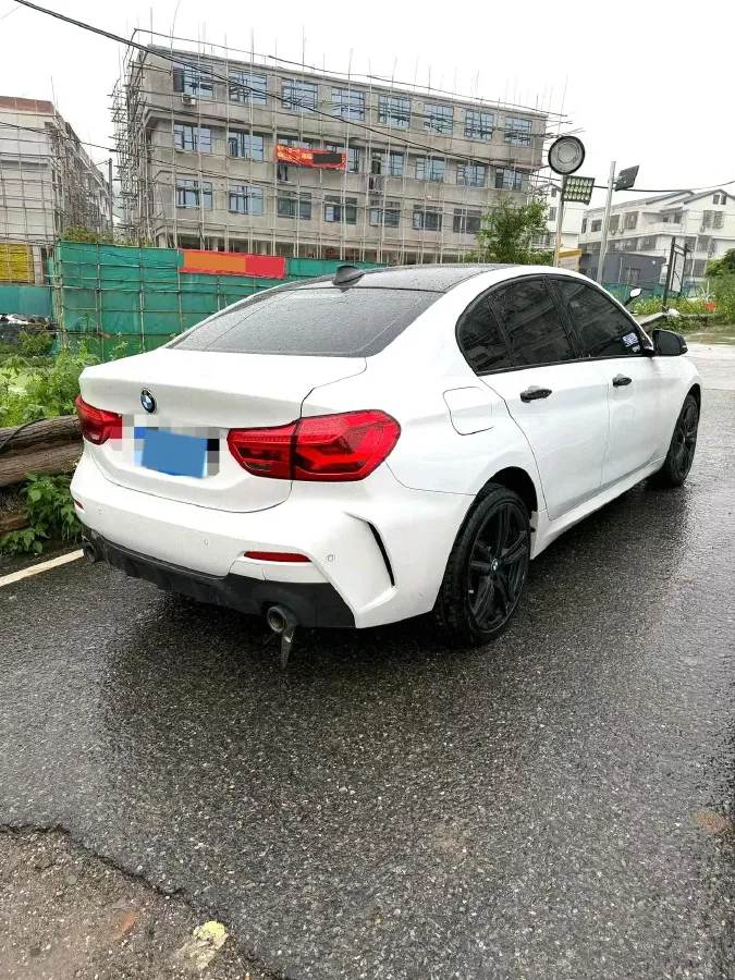 2022 BMW 1 Series 2.0T 192HP L4 7DCT,autocango,china used car exporter,china ev exporter,chinese used car exporter,chinese used ev exporter