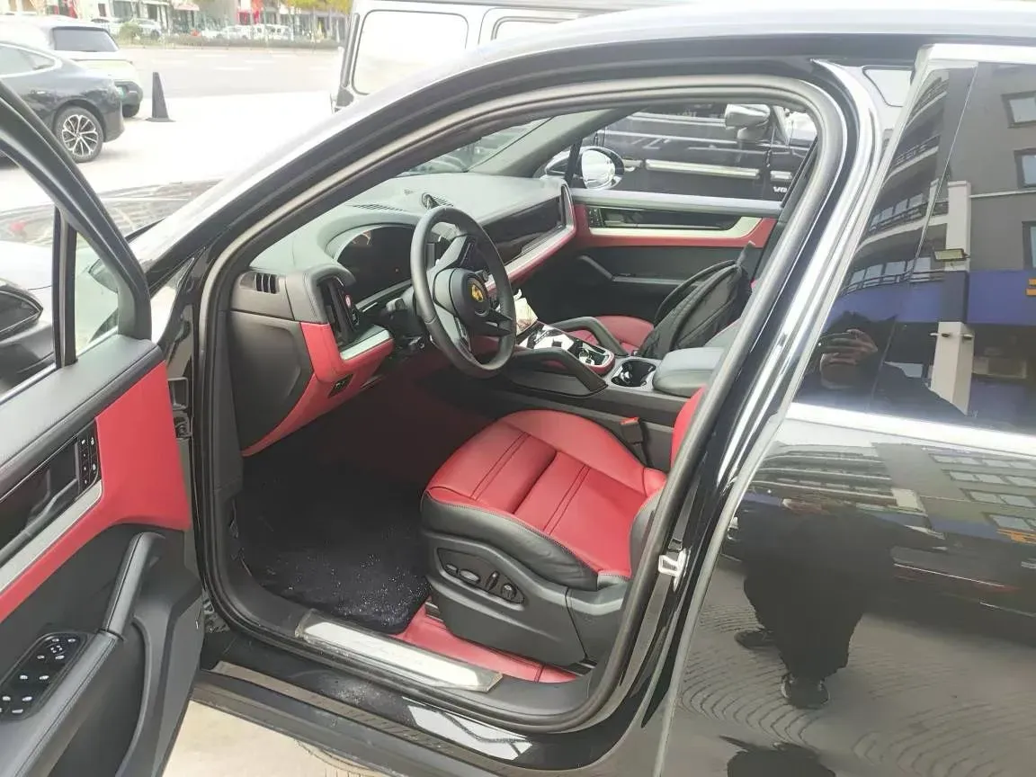 2025 Porsche Cayenne 3.0T 354HP V6 8AT,autocango,china used car exporter,china ev exporter,chinese used car exporter,chinese used ev exporter