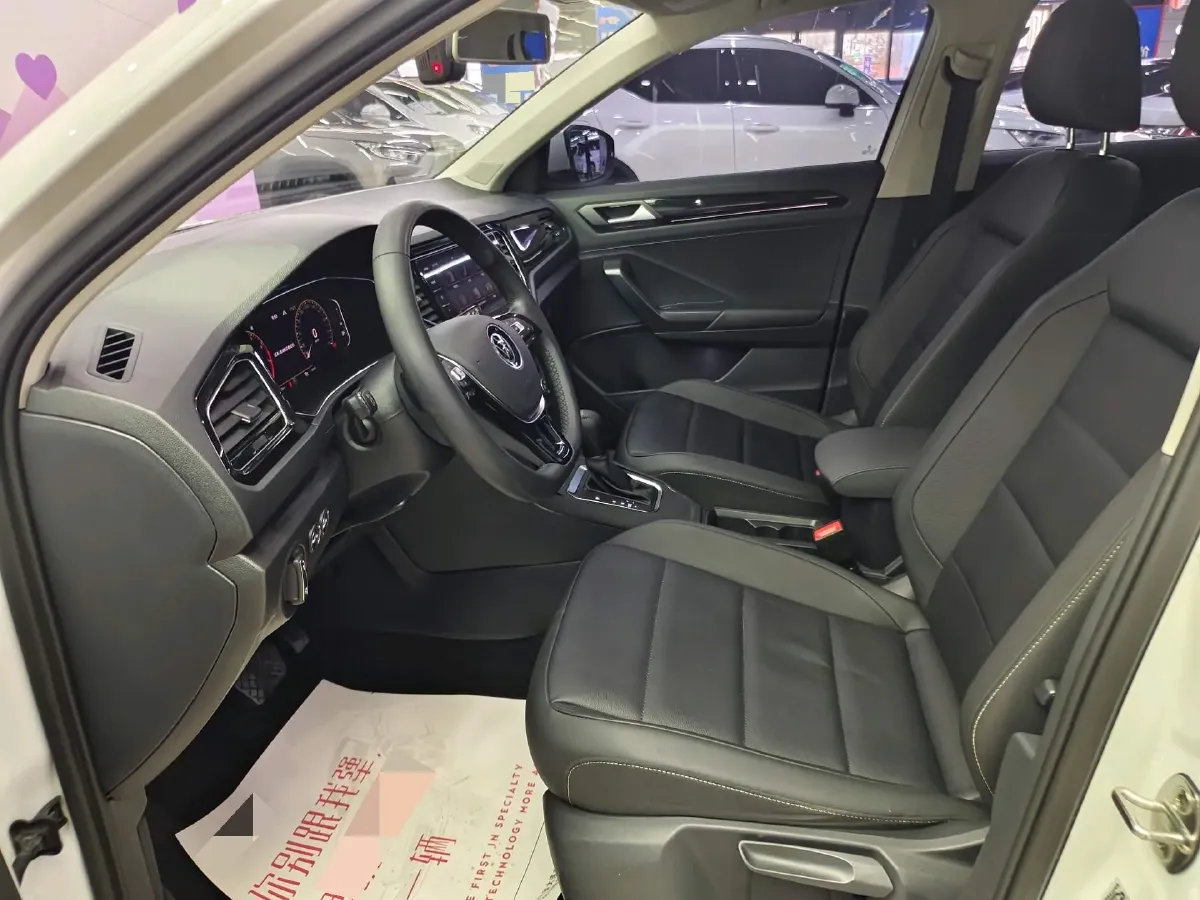 2021 Volkswagen T-Roc 1.4T 150HP L4 7DCT,autocango,china used car exporter,china ev exporter,chinese used car exporter,chinese used ev exporter