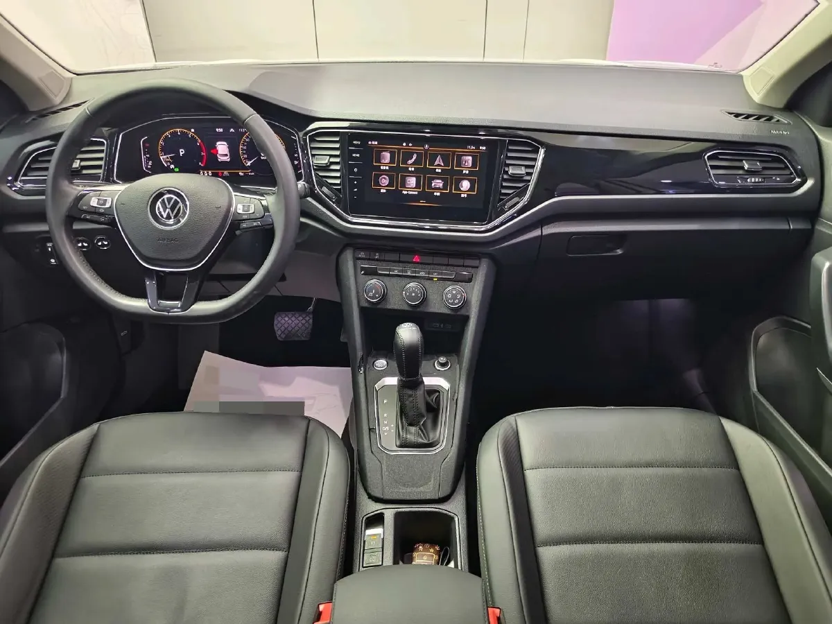 2021 Volkswagen T-Roc 1.4T 150HP L4 7DCT,autocango,china used car exporter,china ev exporter,chinese used car exporter,chinese used ev exporter