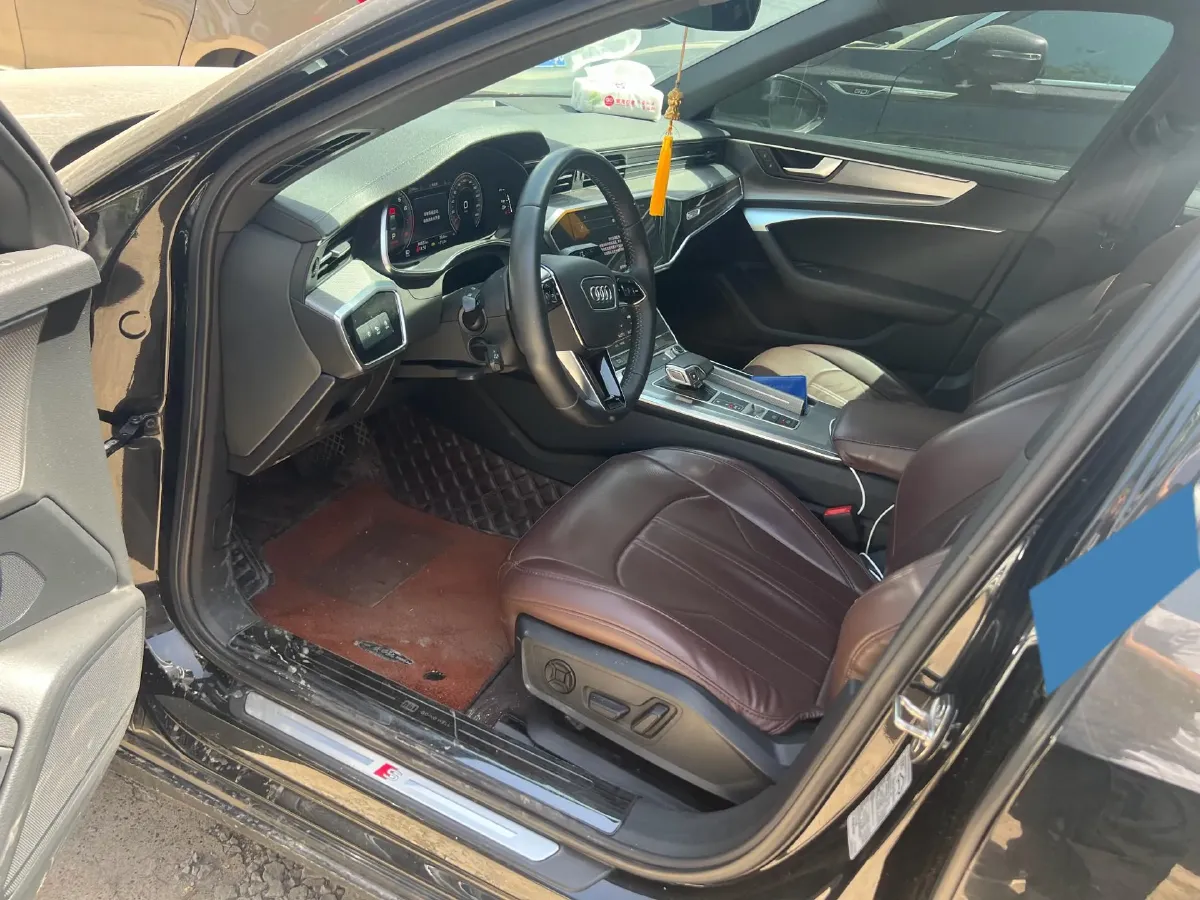 2021 Audi A6L 2.0T 190HP L4 7DCT,autocango,china used car exporter,china ev exporter,chinese used car exporter,chinese used ev exporter