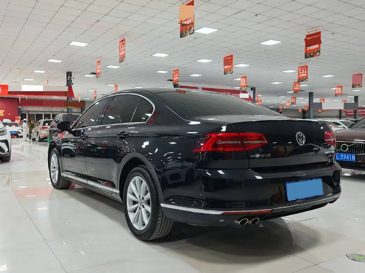 2018 Volkswagen Magotan 1.8T 180HP L4 7DCT,autocango,china used car exporter,china ev exporter,chinese used car exporter,chinese used ev exporter