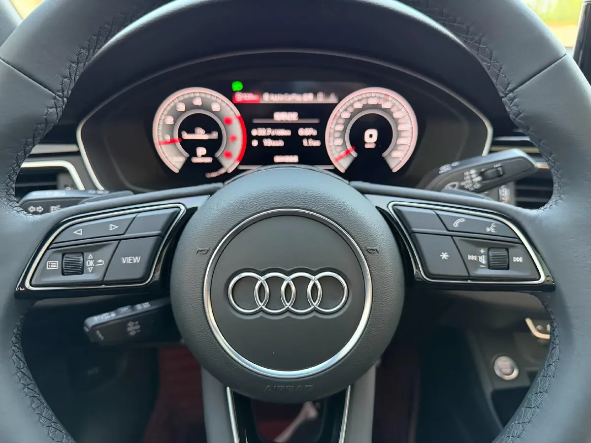 2023 Audi A4L 2.0T 190HP L4 7DCT,autocango,china used car exporter,china ev exporter,chinese used car exporter,chinese used ev exporter