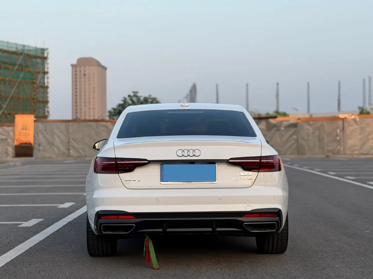 2023 Audi A4L 2.0T 190HP L4 7DCT,autocango,china used car exporter,china ev exporter,chinese used car exporter,chinese used ev exporter