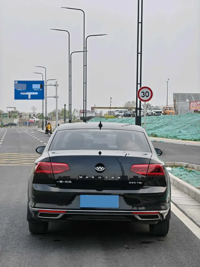 2020 Volkswagen Magotan 2.0T 186HP L4 7DCT,autocango,china used car exporter,china ev exporter,chinese used car exporter,chinese used ev exporter