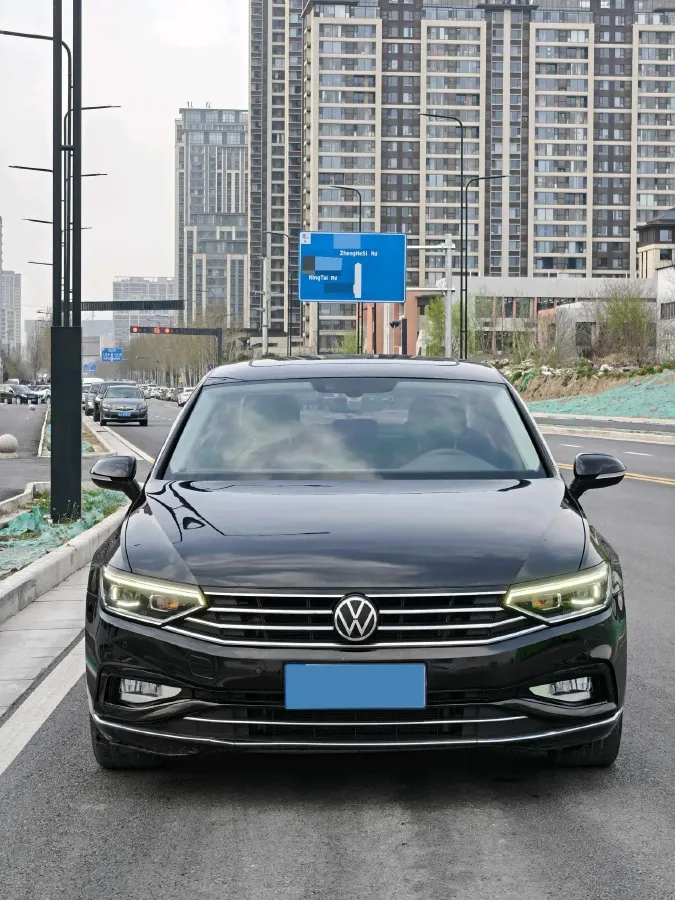 2020 Volkswagen Magotan 2.0T 186HP L4 7DCT,autocango,china used car exporter,china ev exporter,chinese used car exporter,chinese used ev exporter