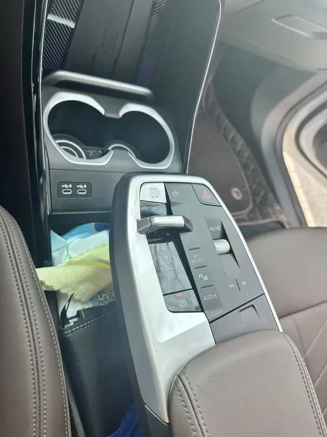 2024 BMW X1 2.0T 204HP L4 7DCT,autocango,china used car exporter,china ev exporter,chinese used car exporter,chinese used ev exporter