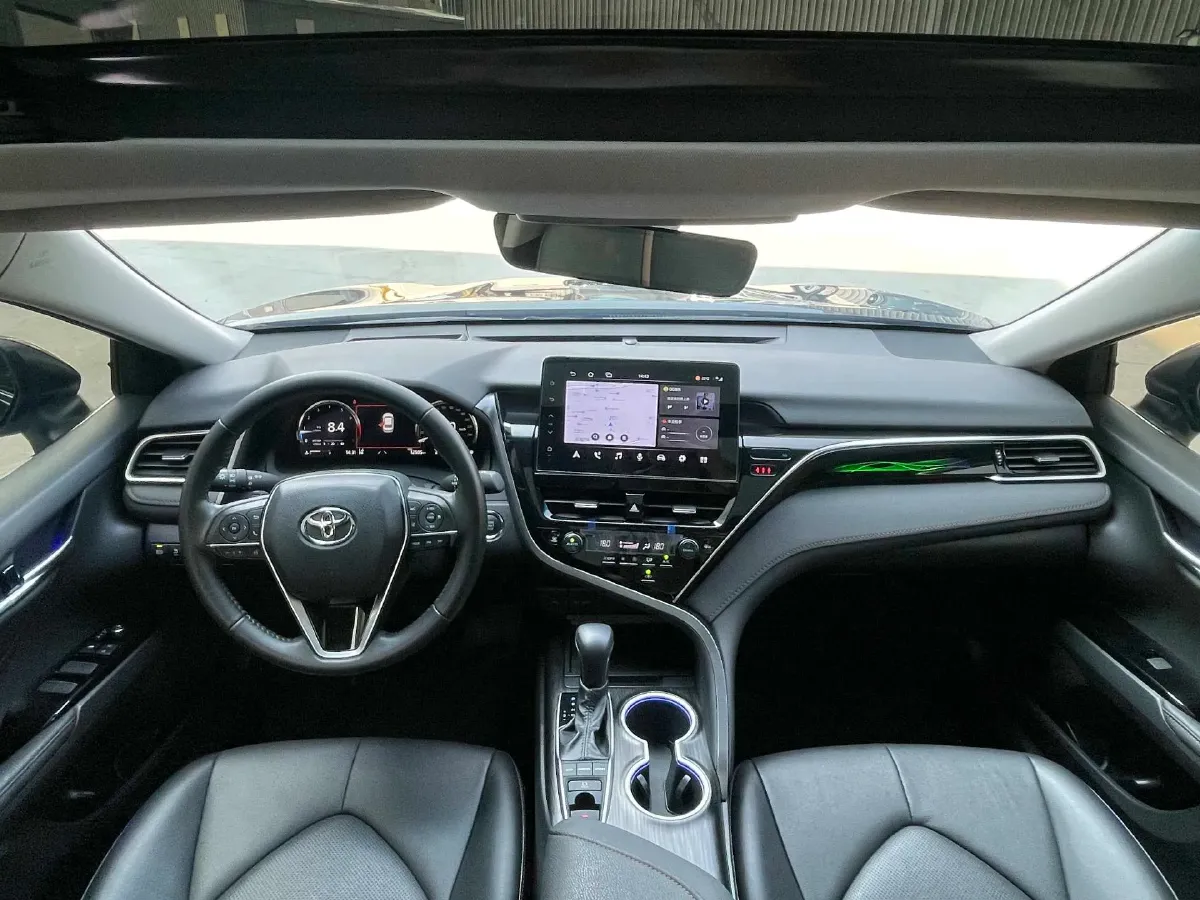 2023 Toyota Camry 2.5L 207HP L4 8AT,autocango,china used car exporter,china ev exporter,chinese used car exporter,chinese used ev exporter