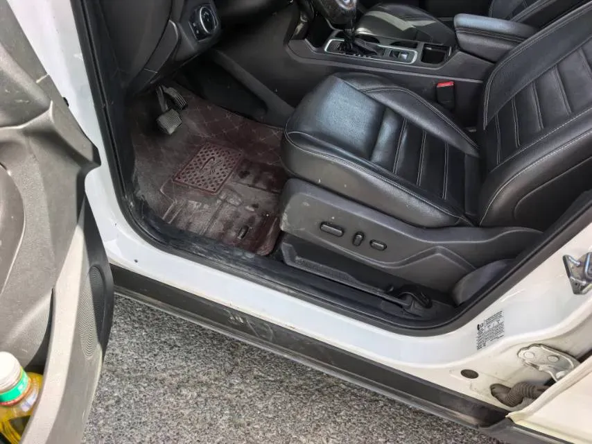 2018 Ford Kuga 1.5T 181HP L4 6AT,autocango,china used car exporter,china ev exporter,chinese used car exporter,chinese used ev exporter