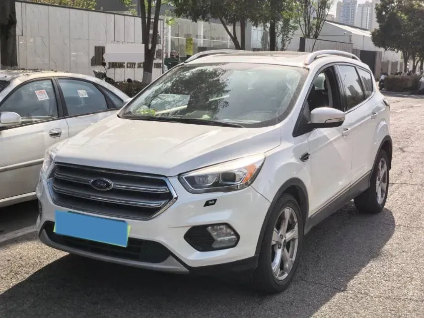 2018 Ford Kuga 1.5T 181HP L4 6AT,autocango,china used car exporter,china ev exporter,chinese used car exporter,chinese used ev exporter