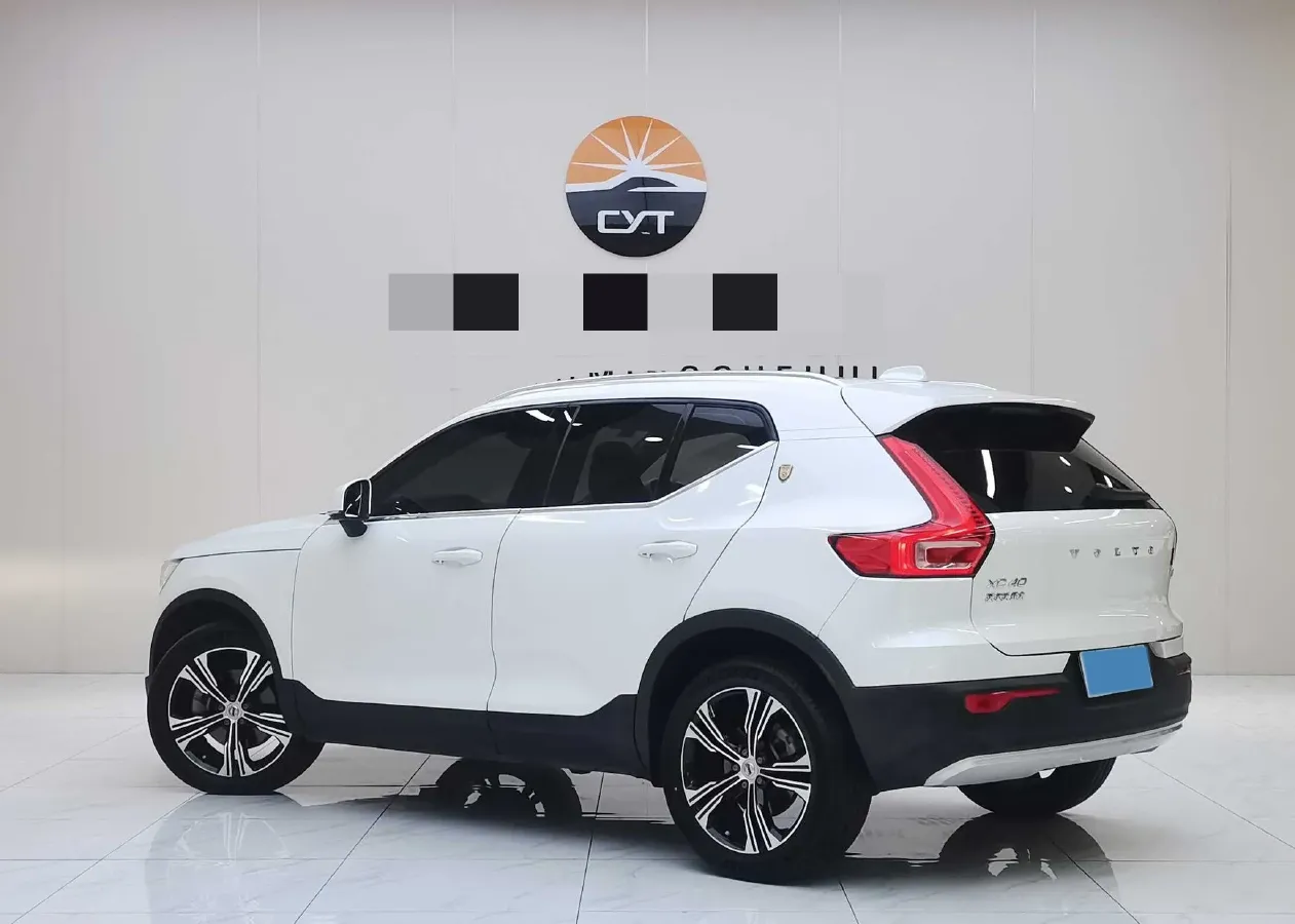 2022 Volvo XC40 2.0T 190HP L4 8AT,autocango,china used car exporter,china ev exporter,chinese used car exporter,chinese used ev exporter